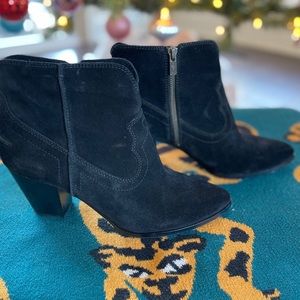 Frye Renee Short Seam In Black Oiled Suede